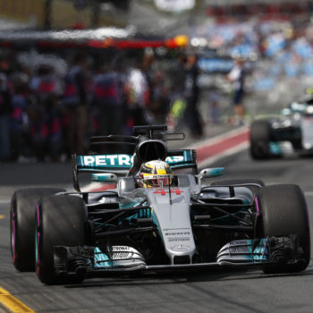 Il venerdì di Melbourne è di Lewis Hamilton: sue anche le FP2! Bene Vettel, che chiude tra le Mercedes