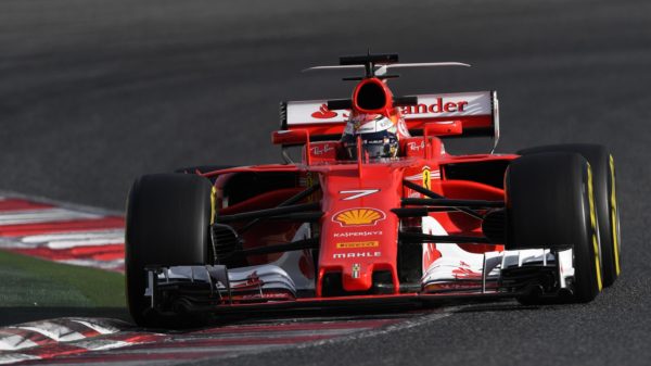 Test Barcellona, Day 4: la Ferrari è prima sulla pista allagata, Mercedes ferma per un problema elettrico