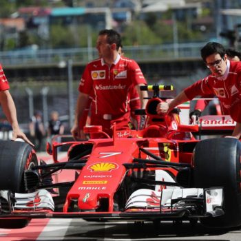 Si apre nel segno della Ferrari il weekend di Sochi: a Raikkonen le FP1! Rotture per McLaren e Renault
