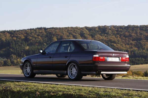 bmw-m5-e34-1