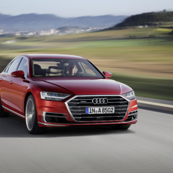 A Barcellona l’Audi svela la nuova A8: che dal 2018 strizzerà l’occhio alla guida autonoma