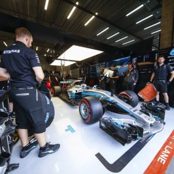 F1, caso olio: come e perché il vecchio limite di 1,2 kg/100 km potrebbe favorire le Mercedes