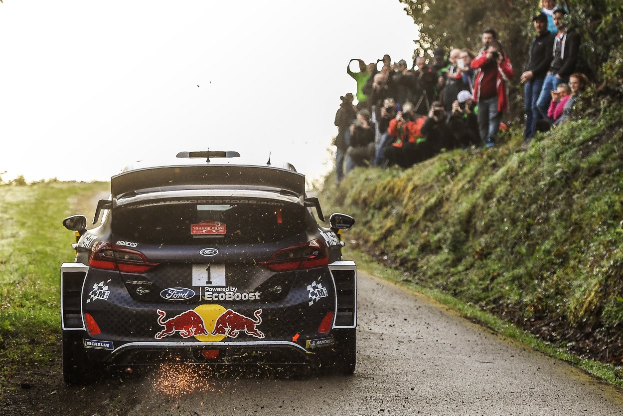 Dopo il Day 1 della Corsica è Ogier a comandare. Ritiro precoce per Loeb