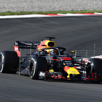 Max Verstappen al top nel primo giorno di test a Barcellona! Ma è Hamilton il maratoneta…