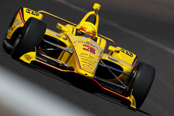 Indy 500, Libere 1: Castroneves torna ed è davanti a tutti! E sussurrano che la McLaren...