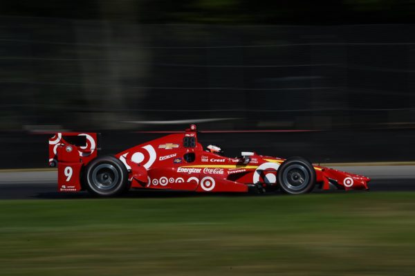 Felix Rosenqvist testa la #9 di Scott Dixon (Ganassi) a Mid-Ohio