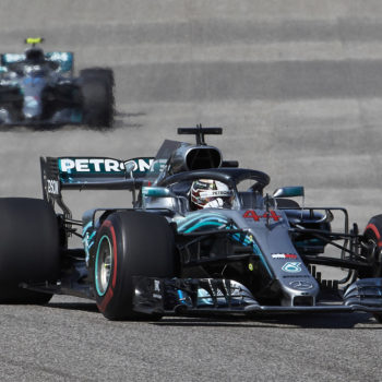 La FIA ha imposto a Mercedes la chiusura dei fori su cerchi e mozzi: le W09 hanno faticato per questo?