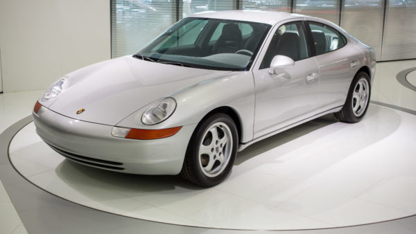 porsche-989-3