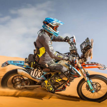 Nicola Dutto tenta l’impresa: sarà il primo pilota paraplegico a correre in moto la Dakar