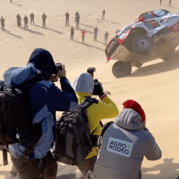 Dakar, Day 10: Alonso cappotta due volte – perdendo il parabrezza – prima dell’interruzione