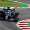 Mercedes spiazza tutti: Hamilton varia la convergenza delle ruote anteriori muovendo il volante?
