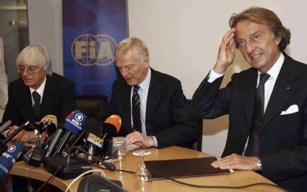 Ecclestone, Mosley, e Montezemolo. (AP Photo/Gareth Watkins, Pool)