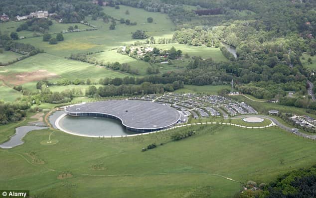 McLaren Technology Center, "l'Astronave". (@Alamy)