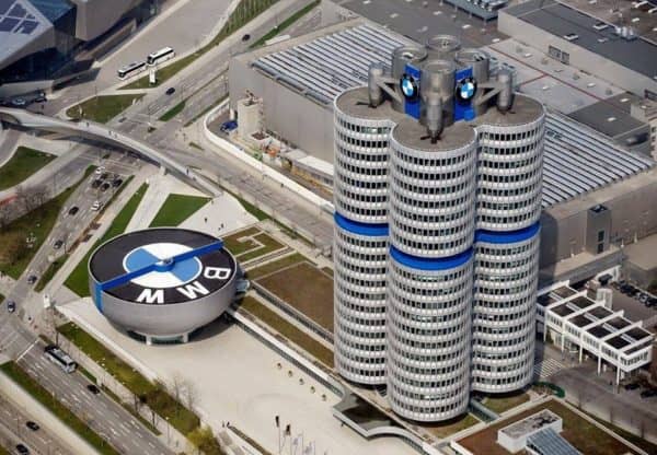 architecture-and-buildings-bmw-headquarters-munich-germany-9552