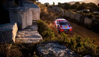 Sordo continua a dominare il Rally di Sardegna, Ogier e Neuville si giocano il secondo posto