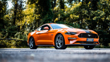 La Ford Mustang 5.0 V8 è sangue di drago | #MiSonoInnamorauto?, Ep. 5