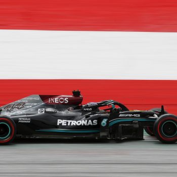 È 1-2 Mercedes nelle FP2 del GP d’Austria. 3° Verstappen, la pioggia frena le Ferrari