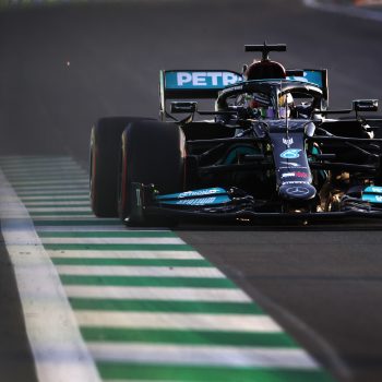 Hamilton davanti a Bottas nelle FP2 di Jeddah. 4° Verstappen, a muro Leclerc