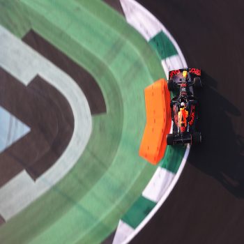 Nelle FP3 di Jeddah Verstappen vola con le Soft, Hamilton insegue ma… sulle Hard