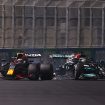 Per Lewis Hamilton Max corre “oltre il limite”: “Mi ha fatto un brake-test, è stato pericoloso”