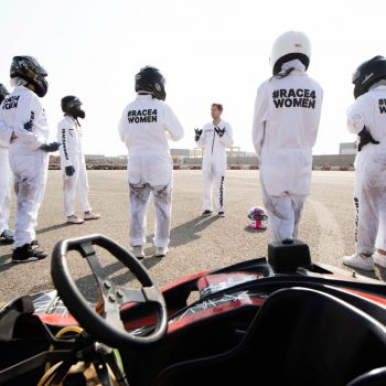 Sebastian Vettel ha organizzato una gara sui kart per sole donne in Arabia Saudita