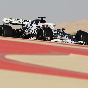 Pierre Gasly si mette davanti a Sainz e Leclerc nel Day 1 dei test del Bahrain