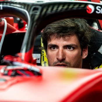 Carlos Sainz: “La F1-75 è molto difficile da guidare per il mio stile di guida”.