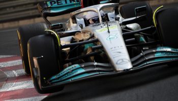 La Mercedes W13 rimbalza, e gli occhi di Hamilton “sembrano voler uscire dalle orbite”