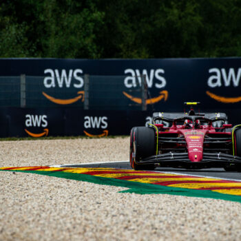 In Belgio Verstappen è il più veloce ma la pole è di Sainz: ecco la griglia di partenza completa