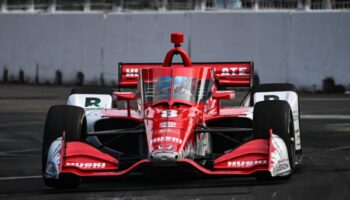 Indycar: Marcus Ericsson vince a St. Petersburg al termine di una tipica gara pazza
