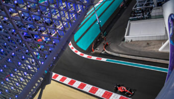 Leclerc fa sue le FP2 del GP di Abu Dhabi, con Norris 2° e Sainz a muro