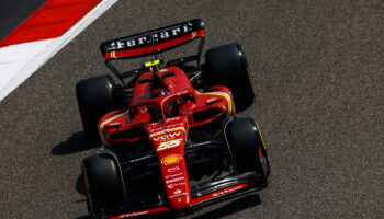 Sainz ancora davanti a metà del Day 3 dei test del Bahrain di F1, il tombino ancora a spasso