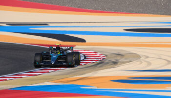 È 1-2 Mercedes nelle FP2 del GP del Bahrain di F1. 6° Verstappen, che è però veloce nei long run