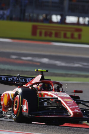 F1, GP Bahrain: Sainz chiude in testa le FP3 davanti ad Alonso e Verstappen