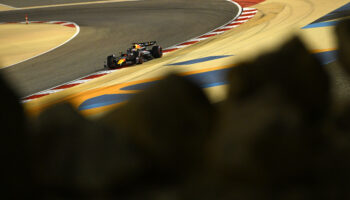 F1 qualifiche GP Bahrain: Verstappen in pole davanti a Leclerc
