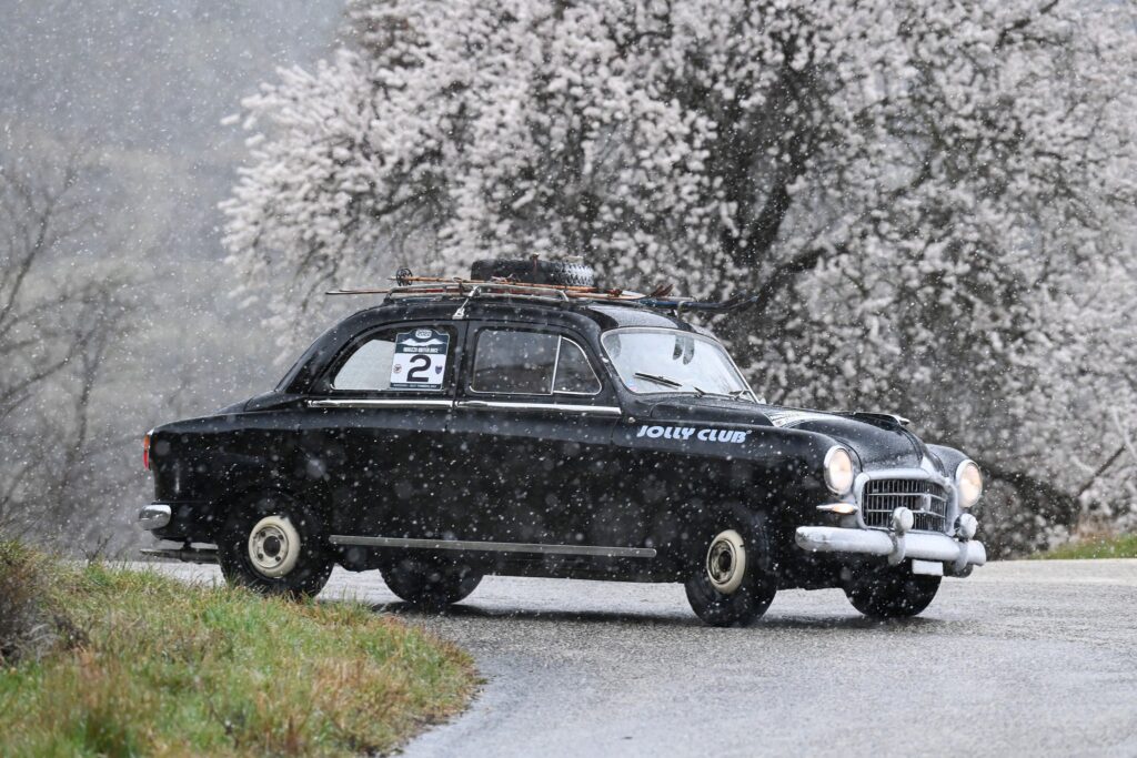 Gianni Morandi con la sua Fiat 1400 A all'Abruzzo Winter Race 2022