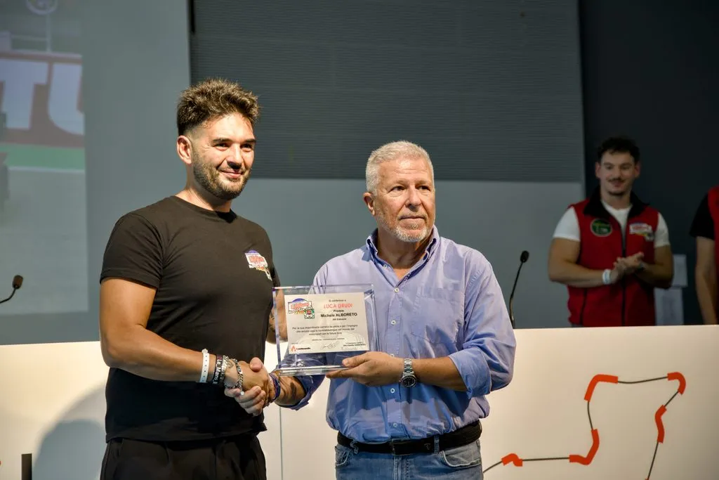 Luca Drudi riceve il premio "Michele Alboreto"